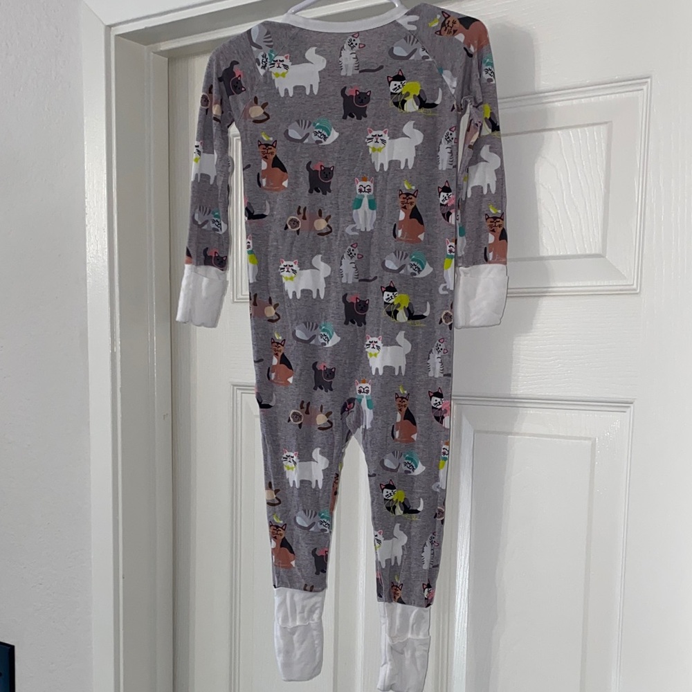 Little Sleepies Gray Cat Print Footie. Size 12-18 months - Picture 5 of 6